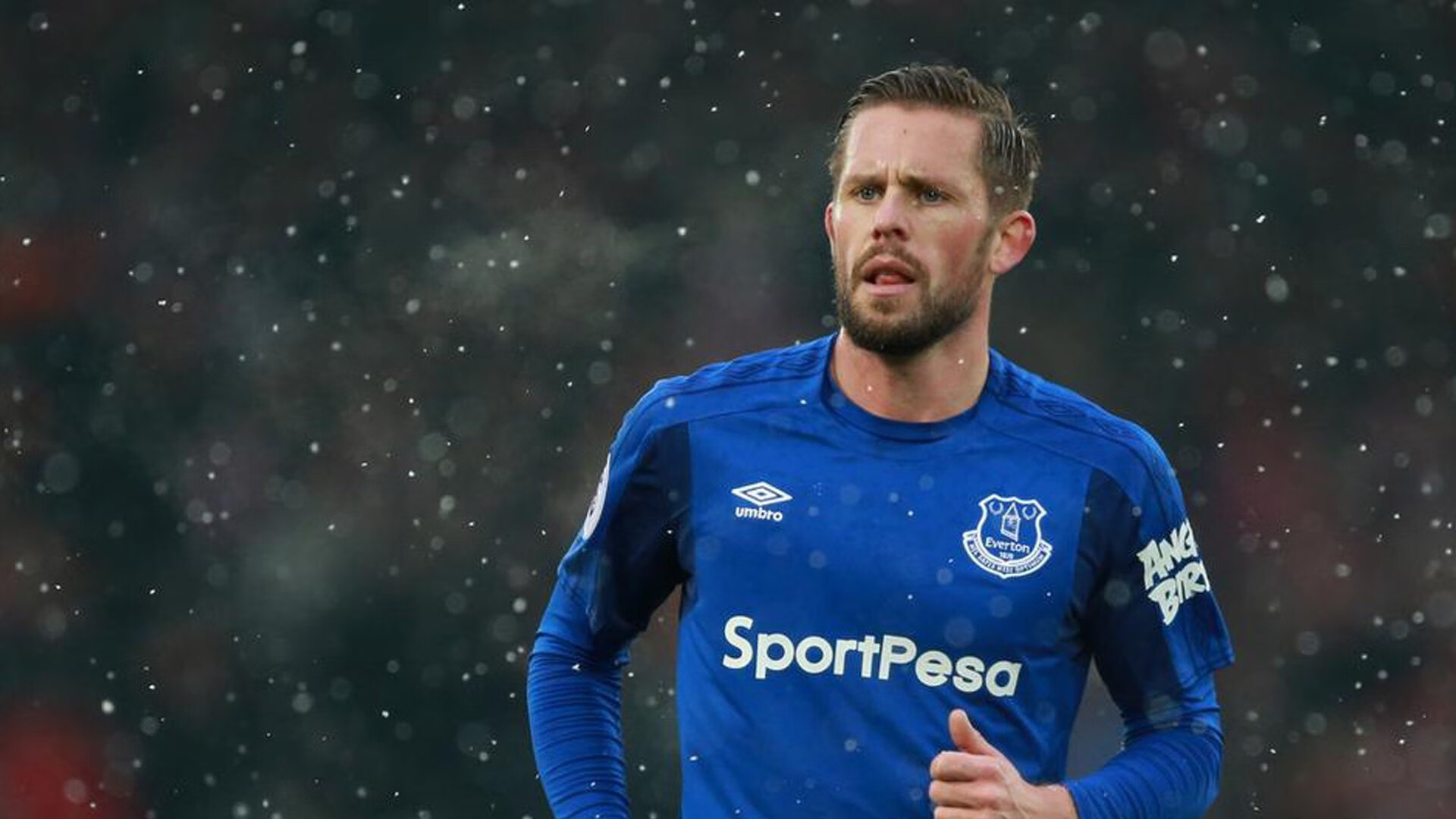 马丁内利独造三球彻底摧毁防线，皇家社会提前终结悬念送雷恩出局