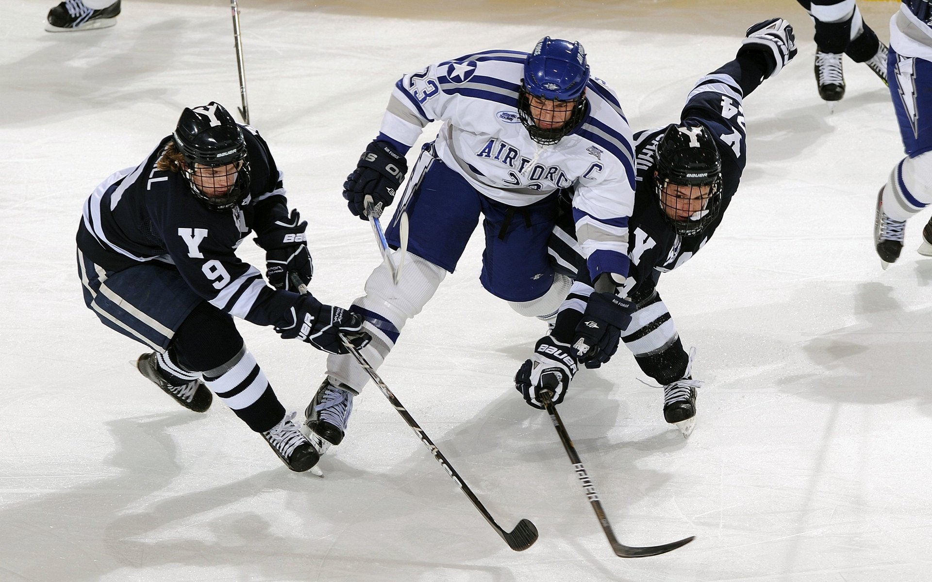 绿茵启示录，伊朗的钢铁意志与梅西的末节魔法