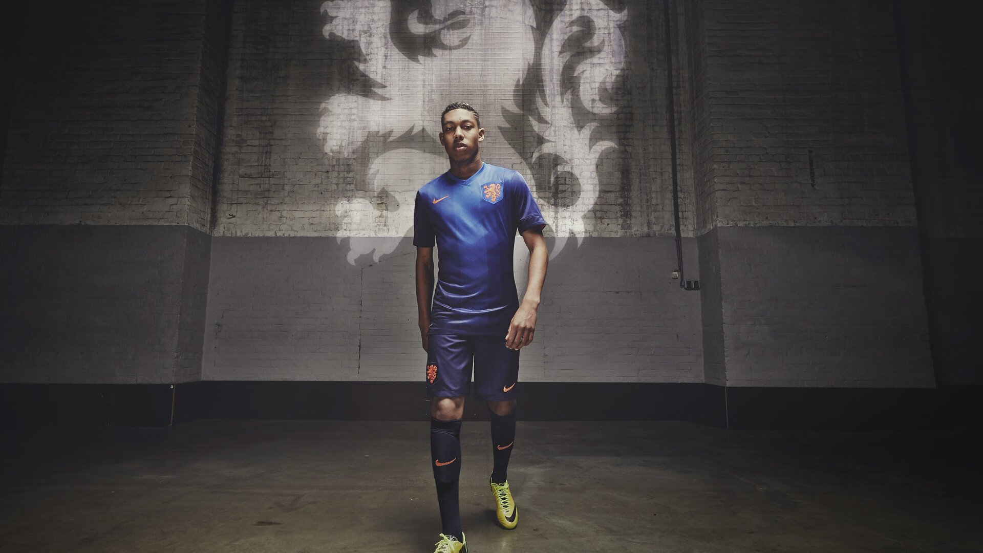 冰岛提前终结悬念突尼斯，李刚仁在年度焦点之战接管比赛